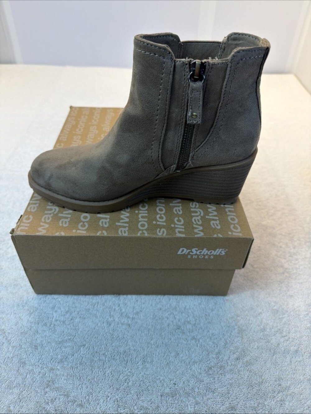 Dr Scholls Camden Wedge Ankle Boots Taupe Faux Suede Side Zip Women SZ 7 NEW